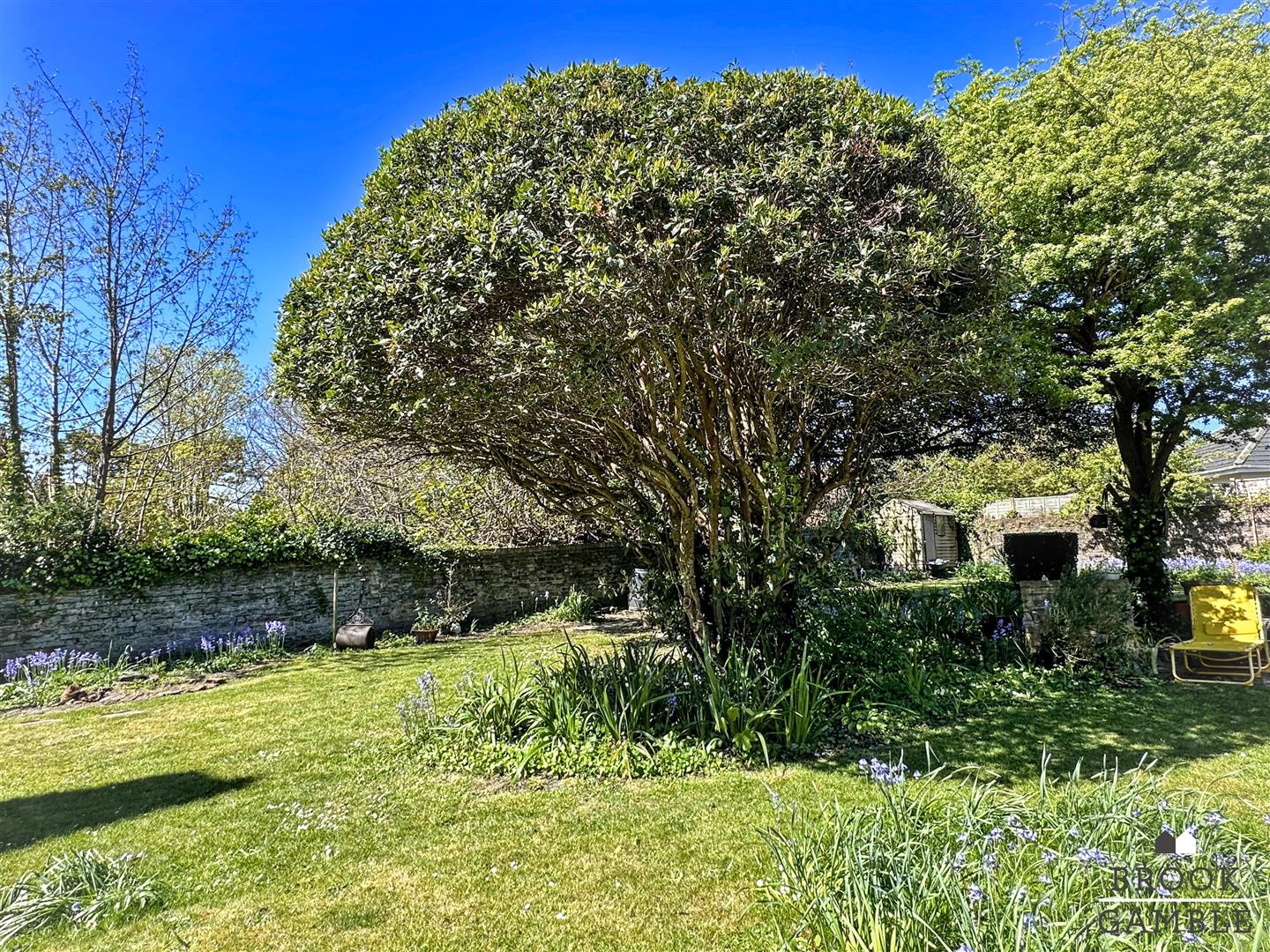 2 Bedroom Apartment. 9 Upper Avenue in Eastbourne,  19